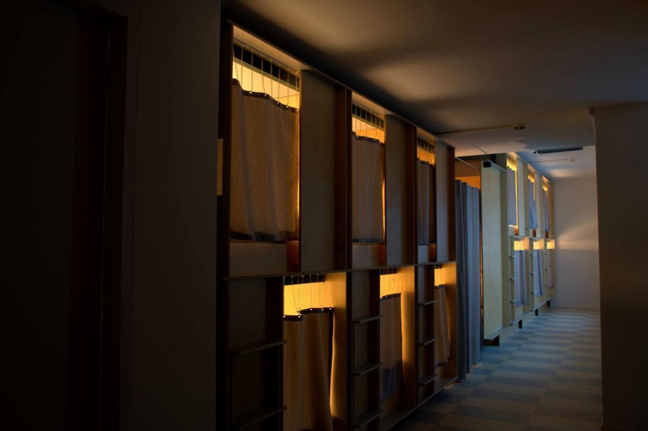 Green Marmot Capsule Hotel Zuerich Екстер'єр фото