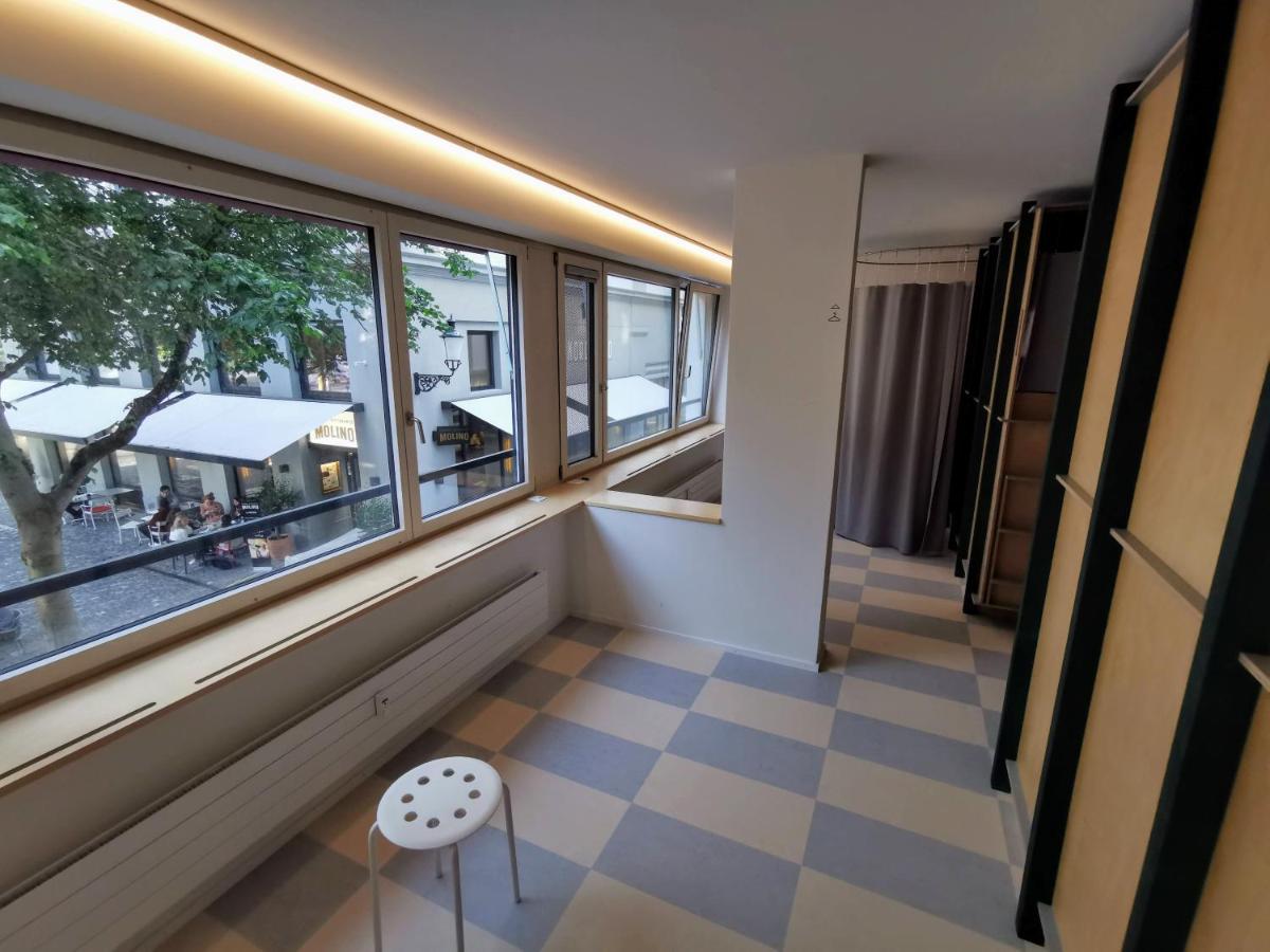 Green Marmot Capsule Hotel Zuerich Екстер'єр фото