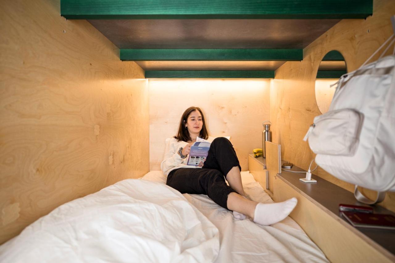 Green Marmot Capsule Hotel Zuerich Екстер'єр фото