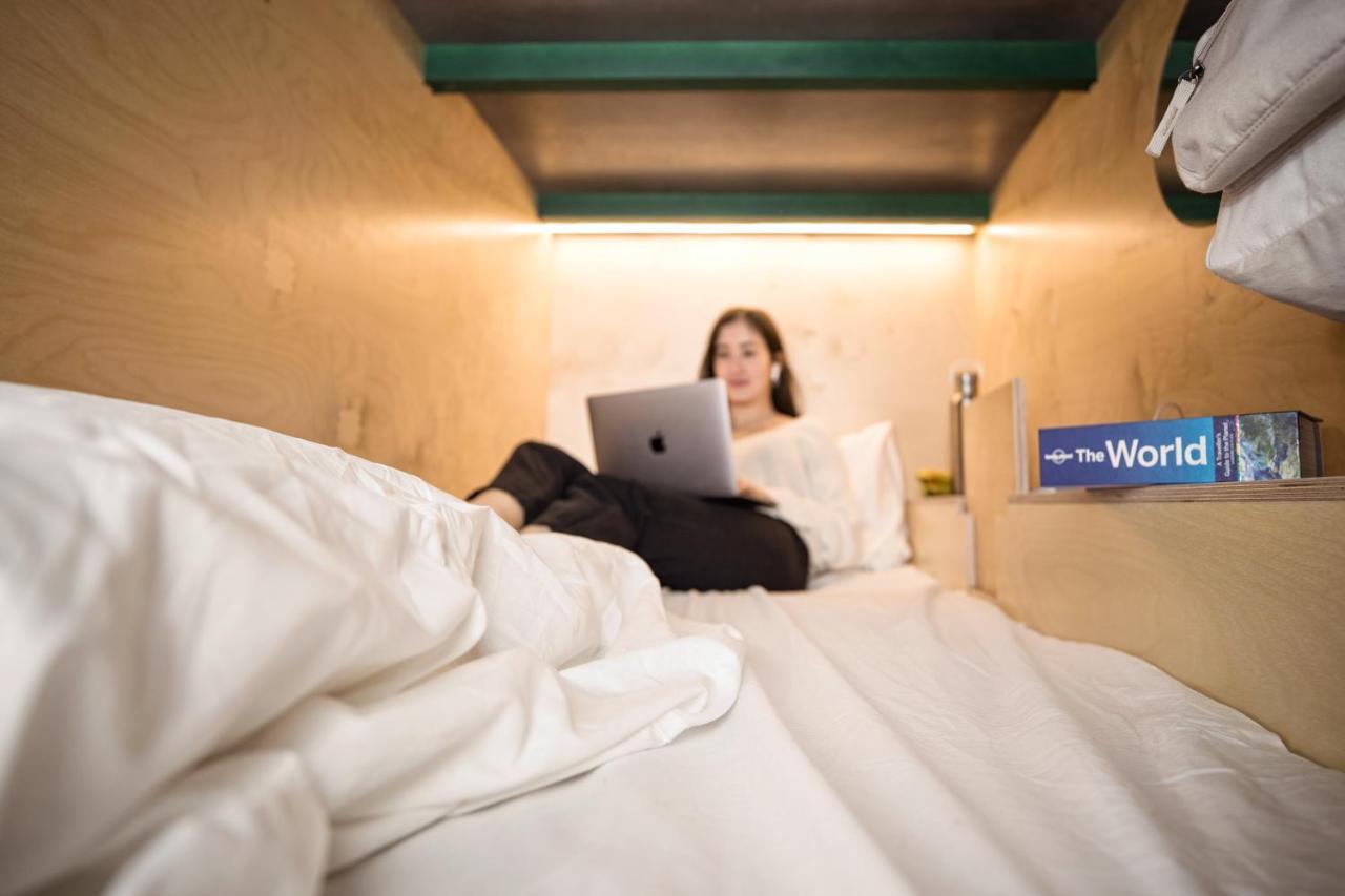 Green Marmot Capsule Hotel Zuerich Екстер'єр фото